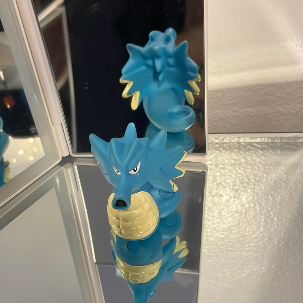 Vintage Burger King Pokémon Horsea Squirt toy made in 1999